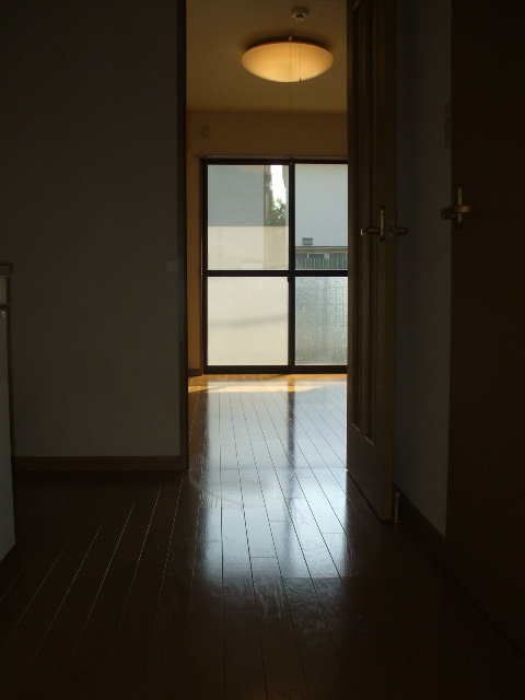 中野区大和町４丁目のアパートの玄関