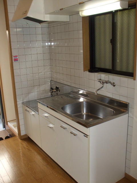 中野区大和町４丁目のアパートのキッチン