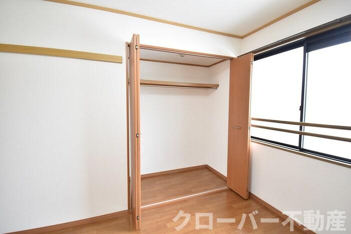 コウジィーコート前川の収納|クローゼット