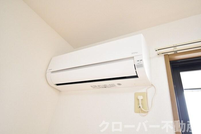 コウジィーコート前川の洋室|南洋室エアコン