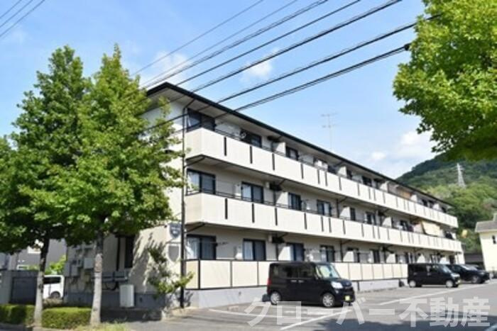 コウジィーコート前川