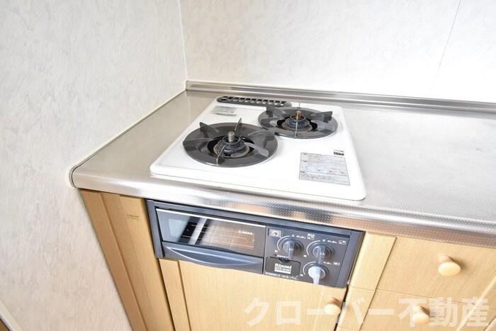 コウジィーコート前川のキッチン|２口ガスコンロ付きビルトインキッチン