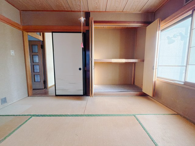 【中古戸建】前橋市総社町1期の和室|■1階和室｜和室を書斎にしたり、冬にはコタツを敷いて家族みんなで年越しをするのもいいですね。家族みんなのお気に入りの空間になります♪