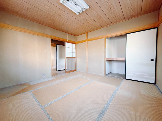 【中古戸建】前橋市総社町1期の和室|■2階和室｜和室でしか味わえない畳ならではの香りや素材で和のやすらぎを感じてください♪休日はお子様とお昼寝するのにも最適です！