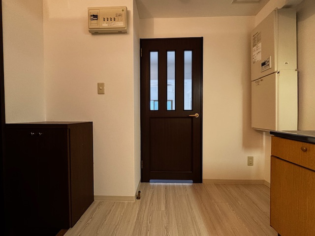 的場Yビルの居間・リビング