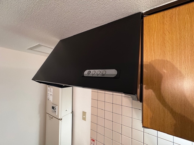 的場Yビルの玄関