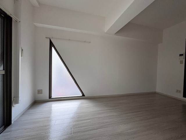 的場Yビルの居間・リビング