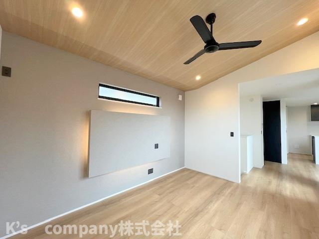 藤沢市辻堂1丁目　新築戸建　A号棟の居間・リビング|ご家庭が集まるリビングスペース◇◇