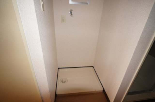 【設備】 | レジデンスカープ新潟 | 室内洗濯置場