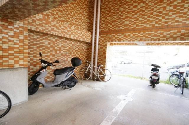 【その他共用部分】 | レジデンスカープ新潟 | バイク置場
