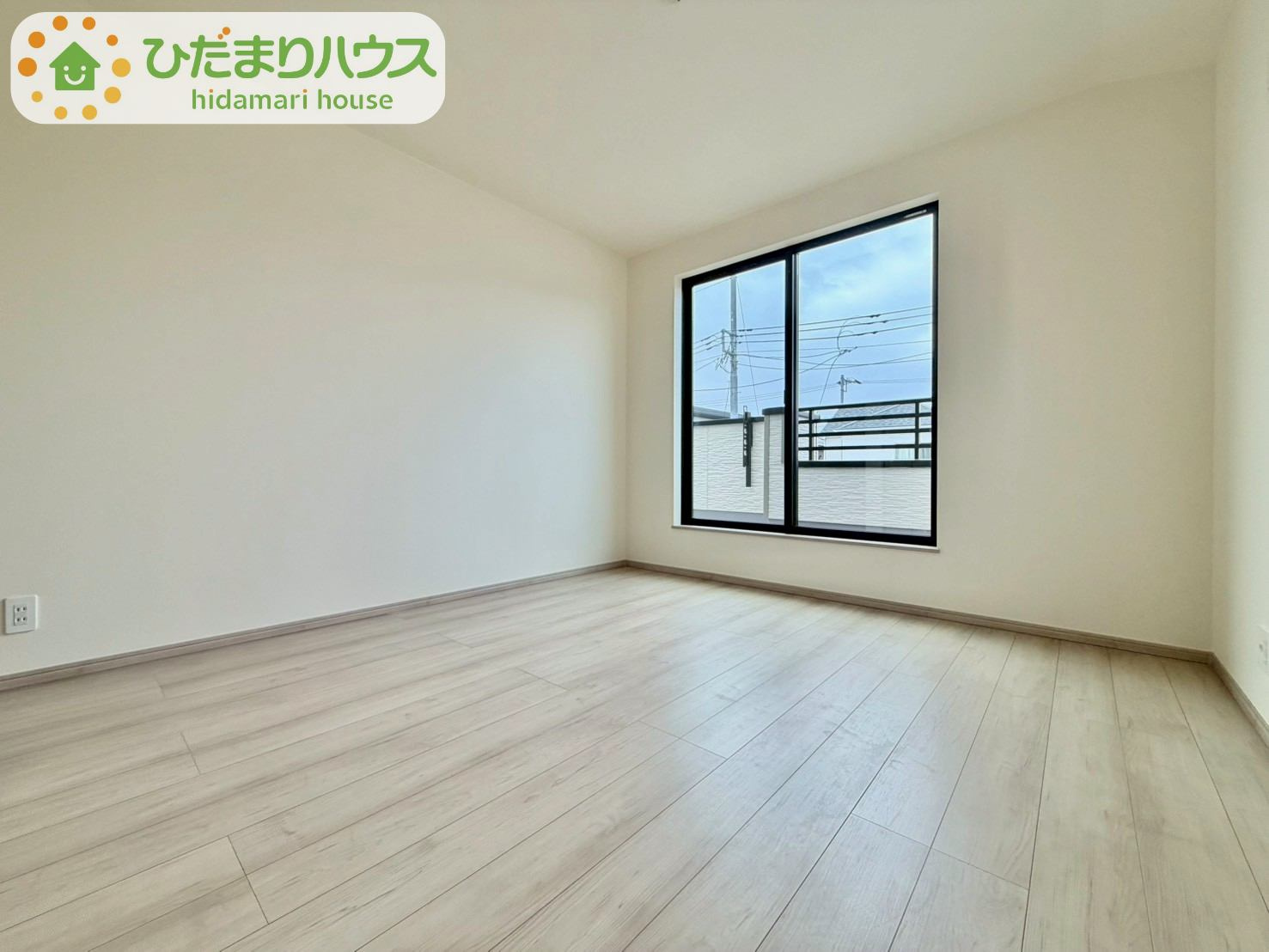 野田山崎2工区　新築戸建　2-G号棟の洋室|2部屋から出入りできるバルコニーで、お洗濯物の干し分けもできちゃいますね(^^♪								
