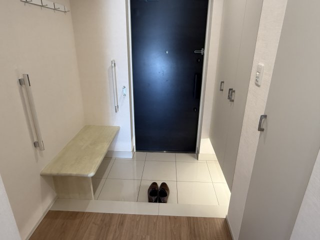 アトラス中野中央の玄関