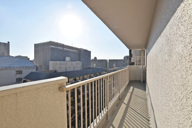 新大阪スカイハイツのバルコニー
