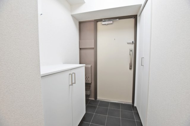 新大阪スカイハイツの玄関