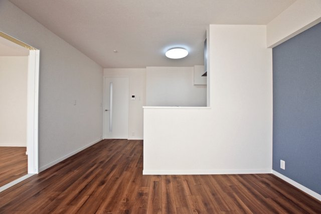 新大阪スカイハイツの居間・リビング