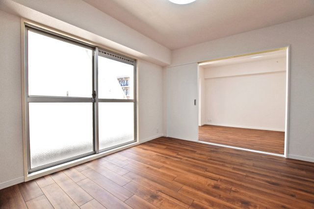 新大阪スカイハイツの居間・リビング