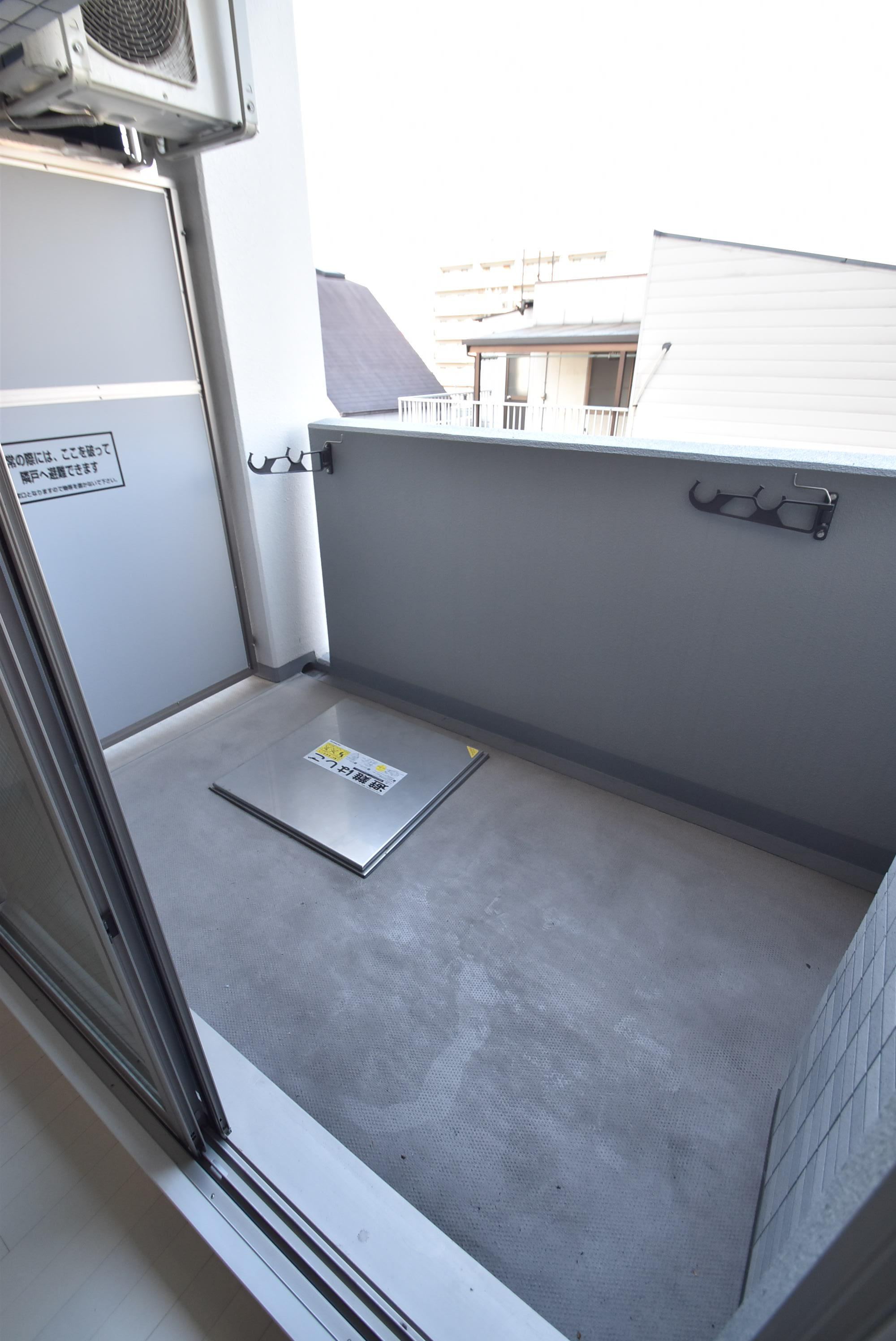 大阪市都島区都島南通２丁目の賃貸マンションのバルコニー