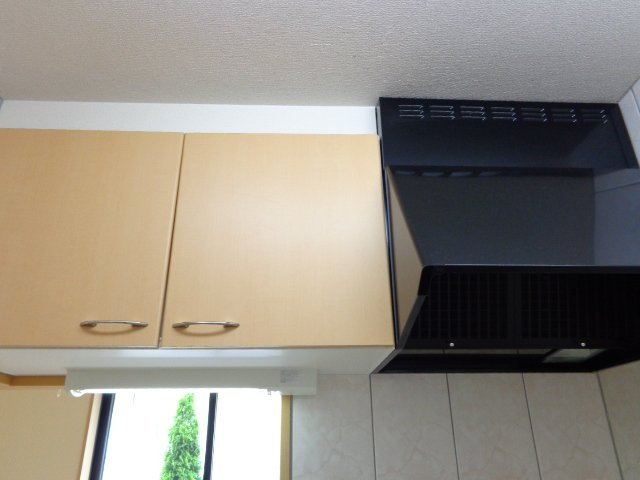 ラ　メゾン　デ　ショコラのキッチン|キッチン上部収納