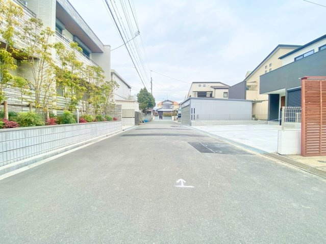 荻野３丁目　１号棟の前面道路含む現地写真|ご購入までの流れ、住宅ローンのこと、保険のこと、ひとりひとりのお客様のライフプランに合ったご提案をいたします!