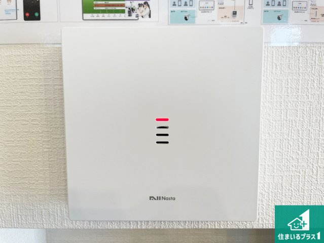 東近江市林田町　第1・2期　新築一戸建ての防犯設備|24時間録画機能搭載のインターホンで、防犯も来客対応もこれ1台。
訪問者の有無に関わらず玄関前を録画し、家族の安心を守ります。
