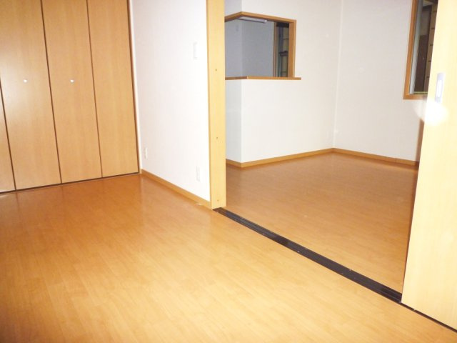 ソレジオ　レイの洋室