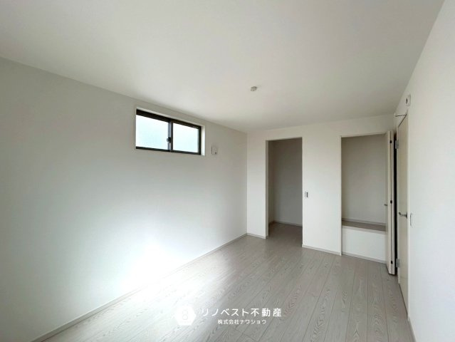 東大阪市御幸町1期1号地の洋室|3階の1番大きな洋室にはウォークインクローゼットと物入もあるのでスッキリとしたお部屋造りが可能ですね♪