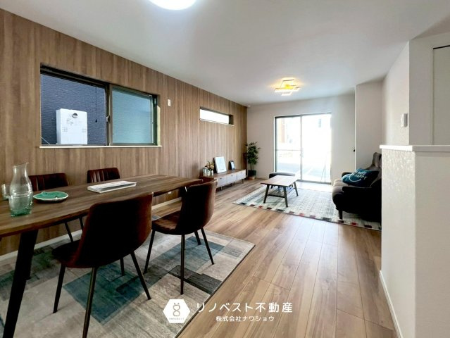 プロスピリティー善根寺町の居間・リビング|キッチンからリビングが見渡せるので小さなお子様がいらっしゃる方でも安心です◎