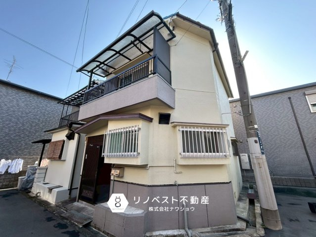 東大阪市岩田町1丁目の外観|北西角地に位置するリノベ向け戸建です♪