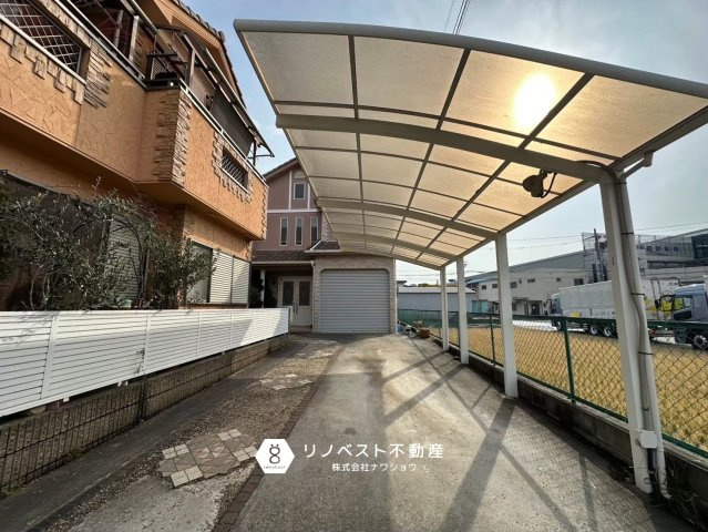 東大阪市弥生町の外観|玄関が奥まった場所にございますので、プライバシーもしっかり守れます◎
