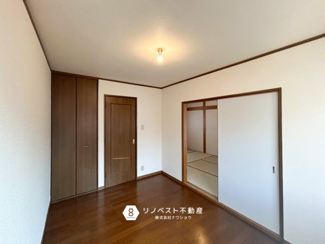 東大阪市長栄寺の洋室|襖を開けておくと一続きの空間としても使って頂けるので広々としています。