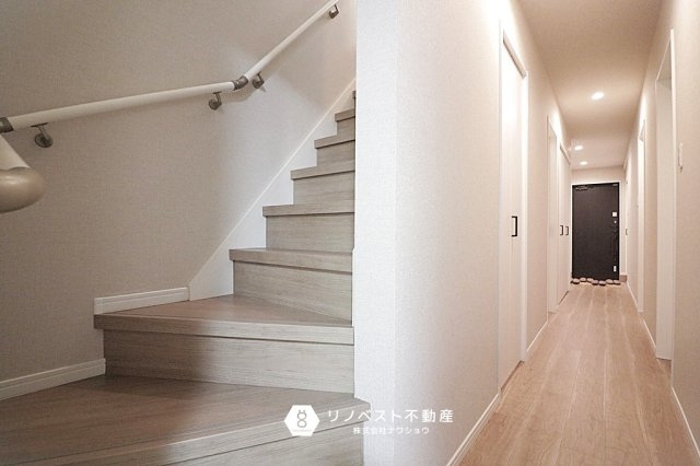 東成区大今里南5丁目の玄関|シューズボックスがあるので靴の収納ができスッキリとした玄関周りになりそうですね！