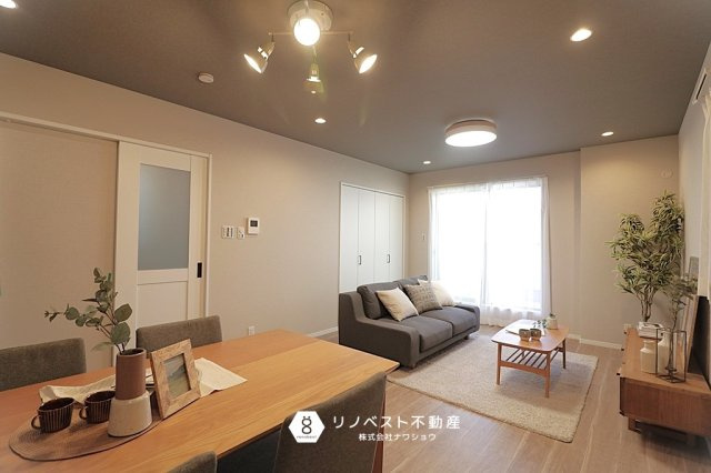 東成区大今里南5丁目の居間・リビング|ダウンライトが新調されオシャレ感UP↑