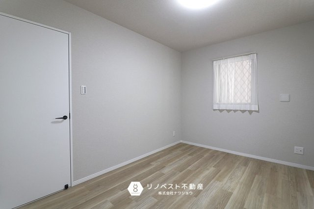 東成区大今里南5丁目の洋室|1番大きな洋室でございます！南向きの窓があるので陽当たりも良好です◎