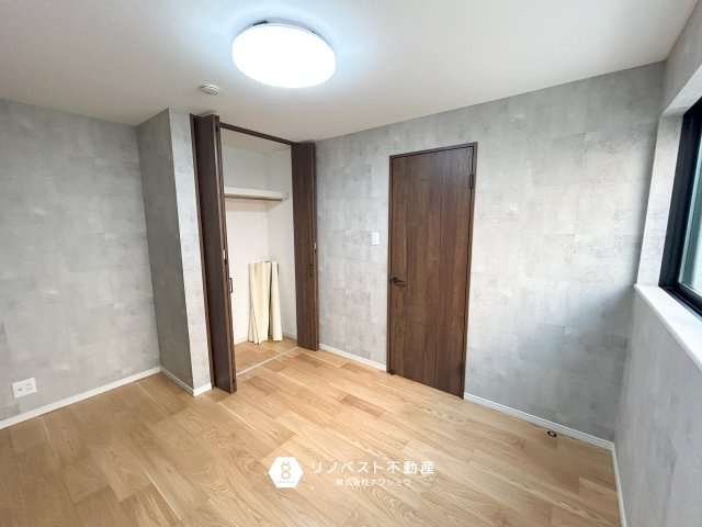 東大阪市中小阪1丁目の洋室|1階の洋室。1階に水回りが揃っており寝室に最適♪