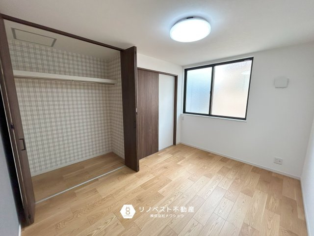 東大阪市中小阪1丁目の洋室|クローゼット付きでお部屋の収納家具を減らせます♪広々とお部屋をお使いいただけます！