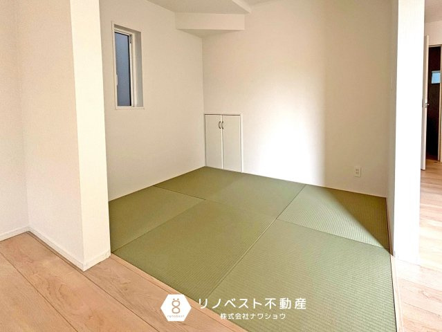 東大阪市布市町　第1のキッチン|3口コンロで作業スペースも十分に確保されており作業効率アップ⤴