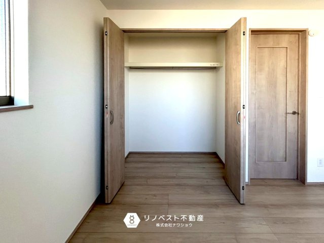 東大阪市小若江3丁目新築戸建の収納|ハンガーパイプ付きなのでお洋服の整理もしやすいですね！