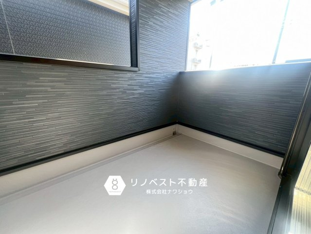 東大阪市水走第1　1号棟のバルコニー|洗濯物も安心して干せるルーフバルコニー。