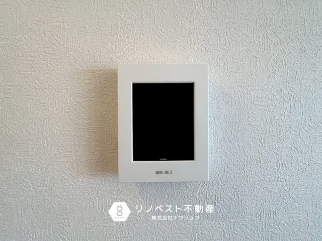 東大阪サンハイツの防犯設備|TVモニタ―付きインターホンで事前に訪問者を確認できるのは安心ですね！