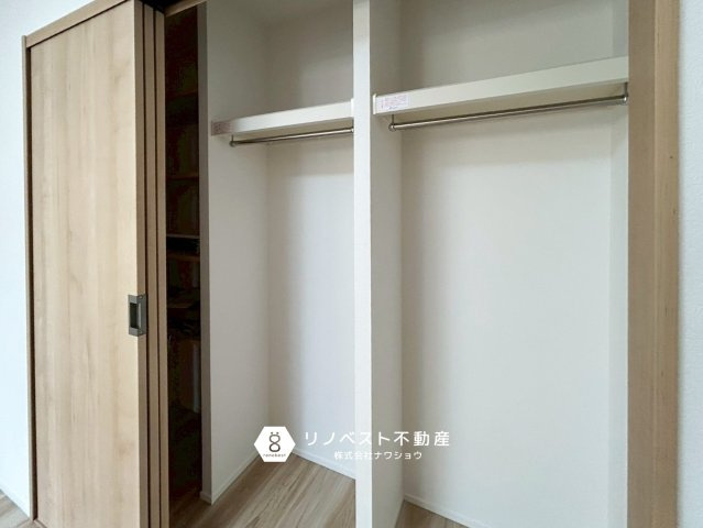 ライオンズマンション鴻池新田の玄関|大容量のシューズボックスがあるのでスッキリとした玄関周りになりそうですね！