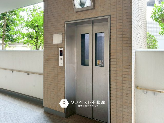 ライオンズマンション鴻池新田のその他共用部分|エレベーターがあるので混み合う時間帯でも安心です！