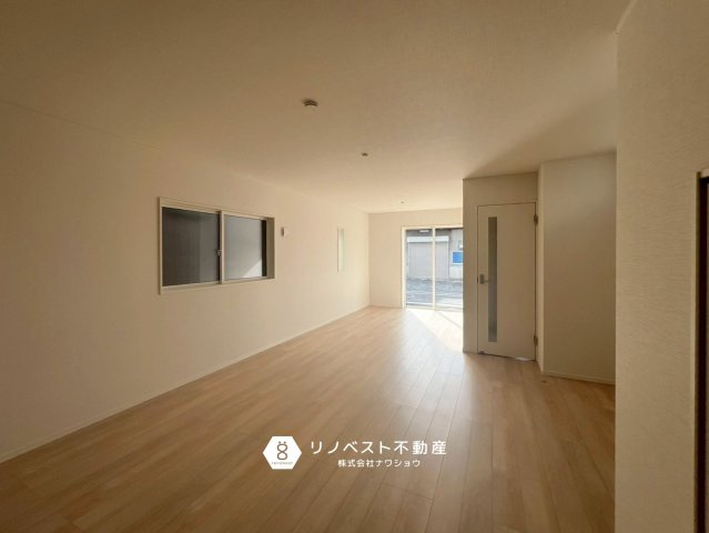 東大阪市大蓮南第3の居間・リビング|非常に広いLDKで家族の多い方でゆったりと寛げます◎