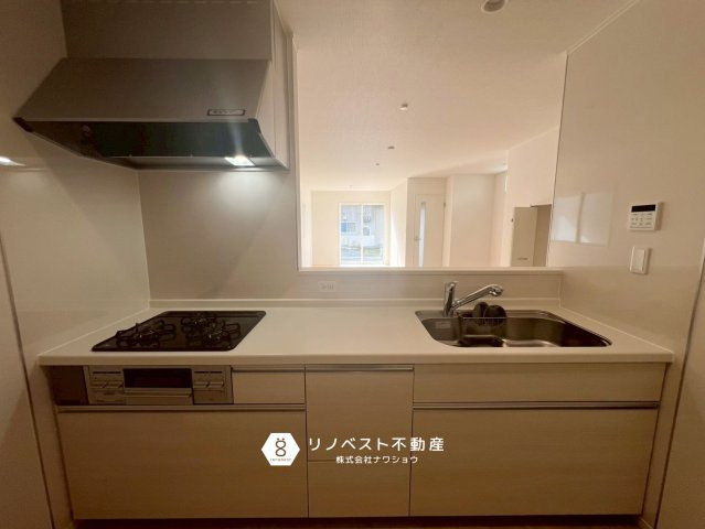 東大阪市大蓮南第3の浴室|お掃除のしやすいシンプルな浴室です◎ブラウンのクロスが落ち着きますね♪