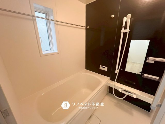 東大阪市大蓮南第3の独立洗面台|カビ対策に最適な換気窓付◎