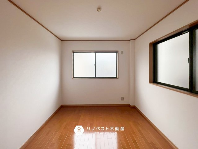 生野区勝山南4丁目の洋室|2面採光で明るい洋室です！