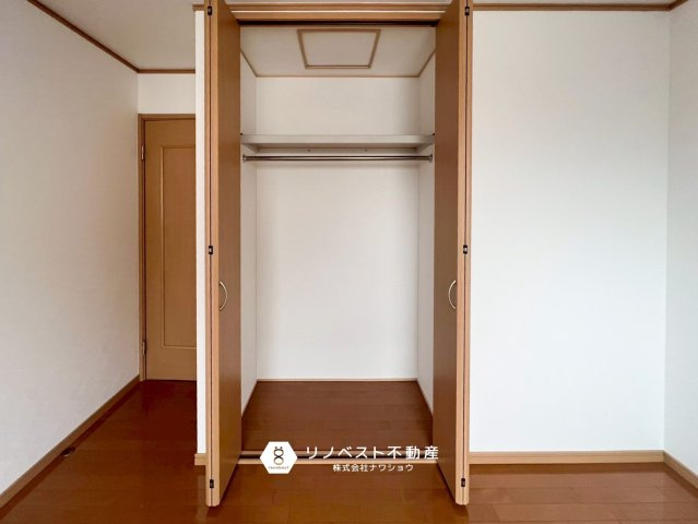 生野区勝山南4丁目の収納|奥行きのあるクローゼットでキャリーケースなども収納可能◎