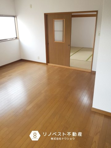 生野区中川６丁目の洋室|和室に隣接した洋室。クローゼット付き、2面採光。