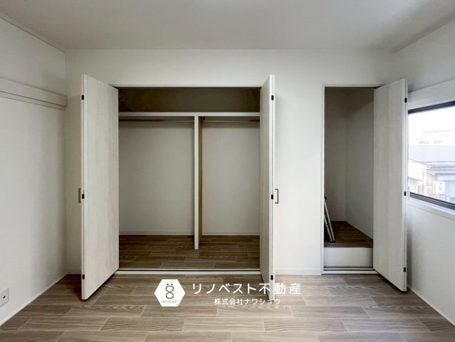 東大阪市御厨西ノ町1丁目の収納|ハンガーラック付きのクローゼットで収納力が高いです。