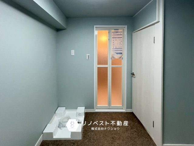 東大阪市御厨西ノ町1丁目の洗面所|洗濯パン付。収納棚が置けそうなスペースもございます◎