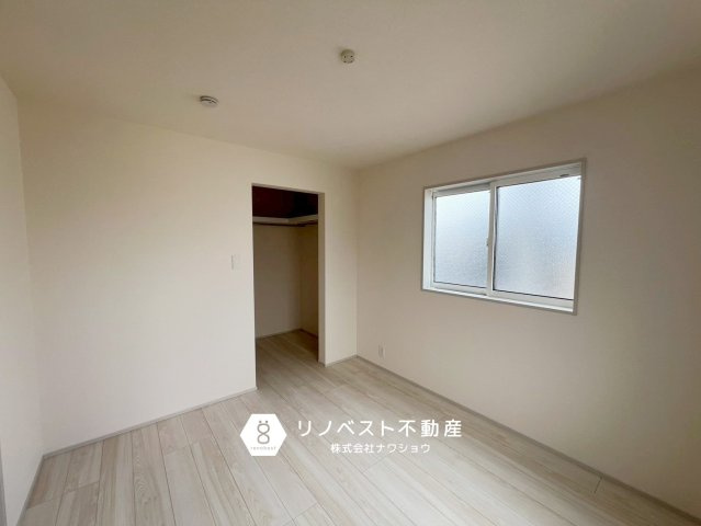 東大阪市大蓮東1丁目の収納|憧れのウォークインクローゼットが2箇所付で収納に困ることはありません♪